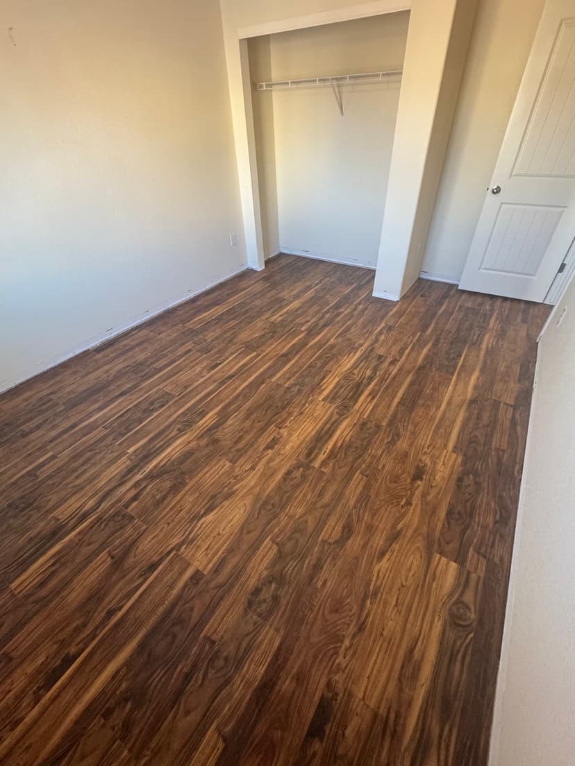 Laminate floor installation Aurora